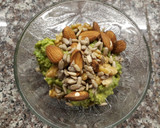 Foto del paso 2 de la receta: Snack de palta y frutos secos