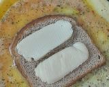 Foto del paso 2 de la receta: 💙​¡Andá para' allá, Austria! El Sándwich de Huevo, Queso y Tomate de la Scaloneta🇦🇷