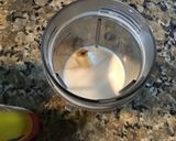 A picture of step 3 of Nesquik milkshake.