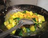 A picture of step 4 of Chutney wale khatte meethe kaddu ki sabzi.