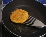 Foto langkah ke 3 dari resep Chicken Burger.