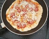 Foto langkah ke 6 dari resep Pizza teflon sederhana.