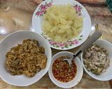 Hình bước làm 2 của món Trứng sam trộn gỏi bưởi
