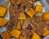 Foto langkah ke 3 dari resep Panggang Ayam dan Vegetable bumbu bawang tomat simple.