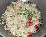 Foto langkah ke 4 dari resep Nasi Goreng Yangzhou.