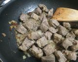 Foto del paso 3 de la receta: Carne de lomo biche a la boloñesa con tocineta