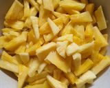 Foto langkah ke 2 dari resep Pineapple Pie Pastry.
