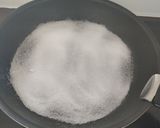 Une image de l'étape 1 de Clafoutis banane caramel beurre salé.