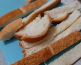 Foto langkah ke 1 dari resep Grilled Bread Crust.