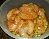 Foto del paso 1 de la receta: Pollo marinado con hierbas y oliva