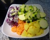Foto del paso 1 de la receta: Sopa huertana con huevo nube