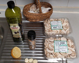 Foto del paso 1 de la receta: Champiñones salteados con ajo y pimienta