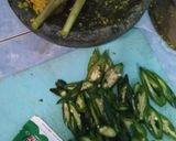 Foto langkah ke 4 dari resep Sayur ikan bawal nyomok kuning cabe ijo (ikan bawal di kuningin).