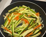 Foto del paso 3 de la receta: Nuditos de Konjac con verduras