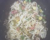 A picture of step 4 of Maggi Manchurian pie.