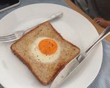 Foto langkah ke 6 dari resep Roti & Telur - Egg in a hole / Basket.