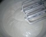 Foto langkah ke 3 dari resep Mini roll rainbowcake putih telur.