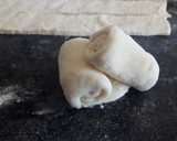Foto del paso 5 de la receta: Cuernitos (pan con grasa)