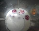 A picture of step 2 of Strawberry creamy milkshake.