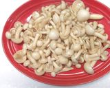 5分鐘完成！菇王鹽趜奶油大蒜炒美白菇的食譜步驟3照片