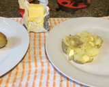 Foto del paso 7 de la receta: Bondiola de cerdo con reducción de cerveza y miel y papas rústicas