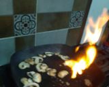 Foto del paso 2 de la receta: Spaghetti con crema de pimientos y champiñones