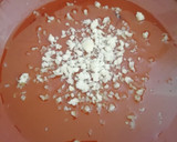 Foto del paso 1 de la receta: Gambones con merluza al ajillo