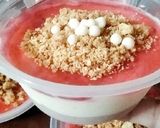 Foto langkah ke 5 dari resep Strawberry Cheesecake in Cup (No Bake).
