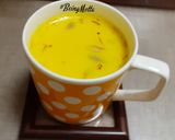 A picture of step 3 of Haldi ka Doodh.