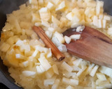 Foto del paso 2 de la receta: Pastel de carne con manzana