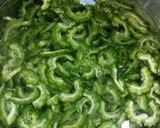 Foto langkah ke 4 dari resep Tumis Pare Telor.