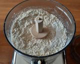 Foto del passaggio 1 della ricetta Crostata a strati con confettura di pesche