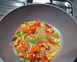 Foto langkah ke 3 dari resep Tetelan salmon pedas.