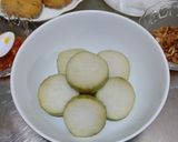 Foto langkah ke 5 dari resep Soto Ayam Bumbu Kuning ala Ibu.