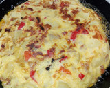 Foto del paso 8 de la receta: Tortilla de patatas con pimiento y chorizo