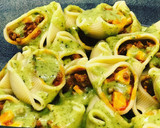 Foto del paso 4 de la receta: Galets rellenas de carne, huevo y jamón ibérico con salsa pesto