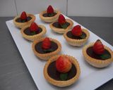 Foto del paso 8 de la receta: Tartaletas de fresa y chocolate
