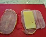 Foto del paso 2 de la receta: Libritos de lomo adobado en salsa de piquillos