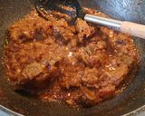 A picture of step 5 of Bhindi gosht.