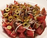 Foto del paso 6 de la receta Ensalada de tomates pera con anchoas y pasas