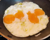 Foto del paso 4 de la receta: Huevos rotos con alcachofas