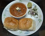 झणझणीत पावभाजी आणि शेवयांची दाट गोड खीर (pav bhaji recipe in marathi) रेसिपी स्टेप 6 फोटो 