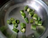 A picture of step 3 of Tawa Bhindi.