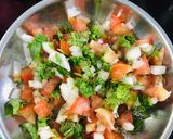 ટામેટાં ડુંગળી નુ સલાડ (Tomato Dungri Salad Recipe In Gujarati) રેસીપી સ્ટેપ2ફોટો