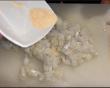 Foto del paso 1 de la receta: Tortilla de bacalao, pasas y piñones