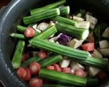 पावट्याच्या शेंगांची मिक्स भाजी (Pavtachya Shenganganchi Recipe In Marathi) रेसिपी स्टेप 3 फोटो