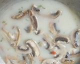 Foto langkah ke 3 dari resep Mushroom soup with garlic bread.