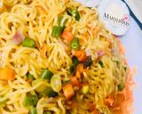 A picture of step 4 of Egg Veggies noodle 🍜by maryumms_cuisine🌸.