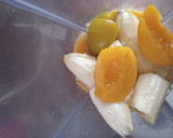 Foto del paso 2 de la receta: Budín banana y duraznos con pasas de uva con licuadora