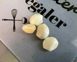 Une image de l'étape 2 de Marinade moutarde ail chèvre basilic au bouillon de champignons.